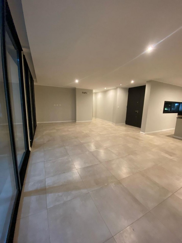 Oportunidad Unica: Casa en Barrio Privado - Venta