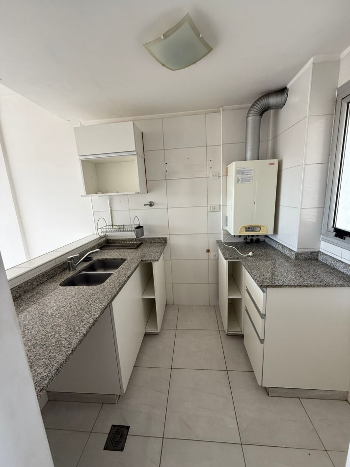 Departamento Semipiso de 3 Ambientes en Bernal - Con Cochera