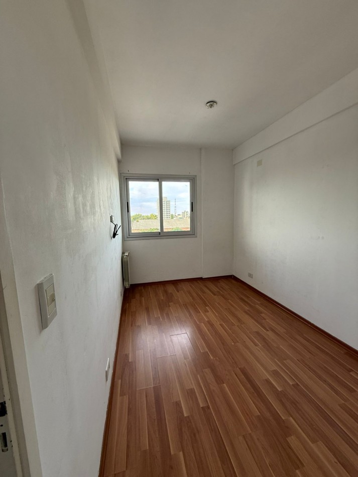 Departamento Semipiso de 3 Ambientes en Bernal - Con Cochera