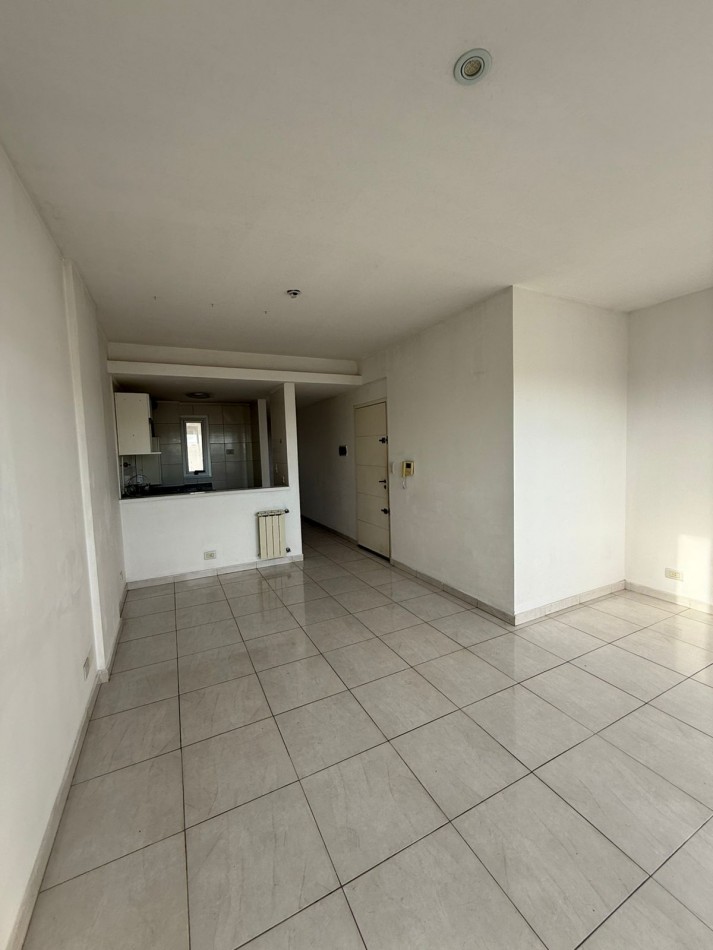 Departamento Semipiso de 3 Ambientes en Bernal - Con Cochera