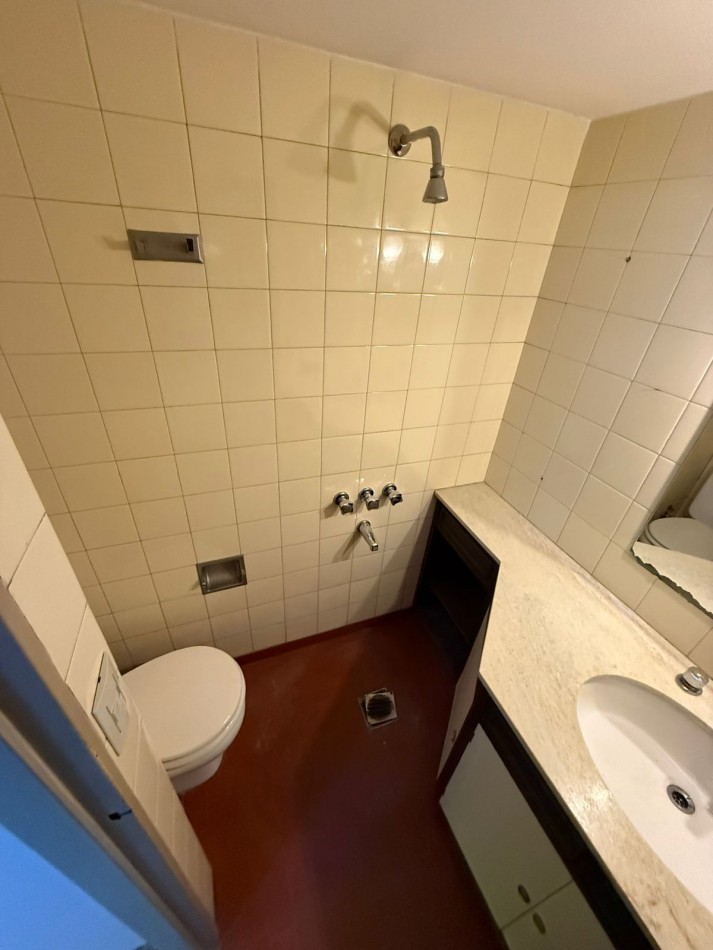 Excelente Casa en Alquiler Frente a Plaza de la Cruz - Quilmes Centro