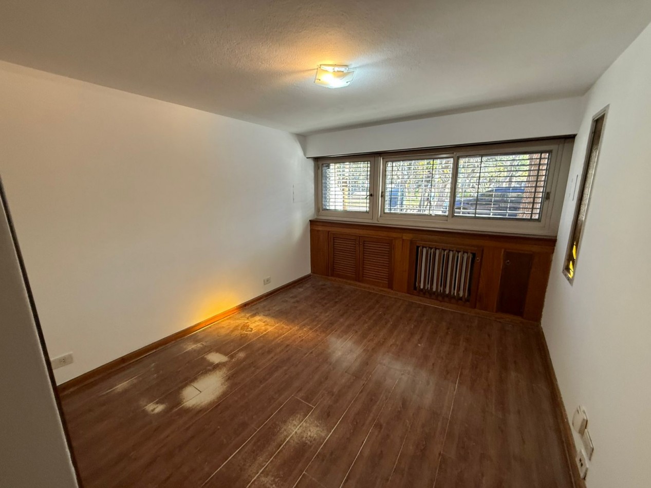 Excelente Casa en Alquiler Frente a Plaza de la Cruz - Quilmes Centro