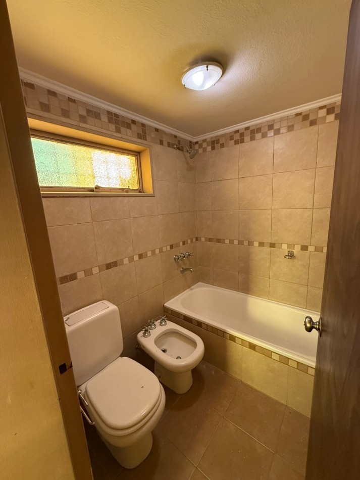 Excelente Casa en Alquiler Frente a Plaza de la Cruz - Quilmes Centro
