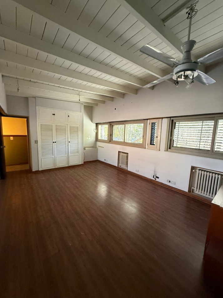 Excelente Casa en Alquiler Frente a Plaza de la Cruz - Quilmes Centro