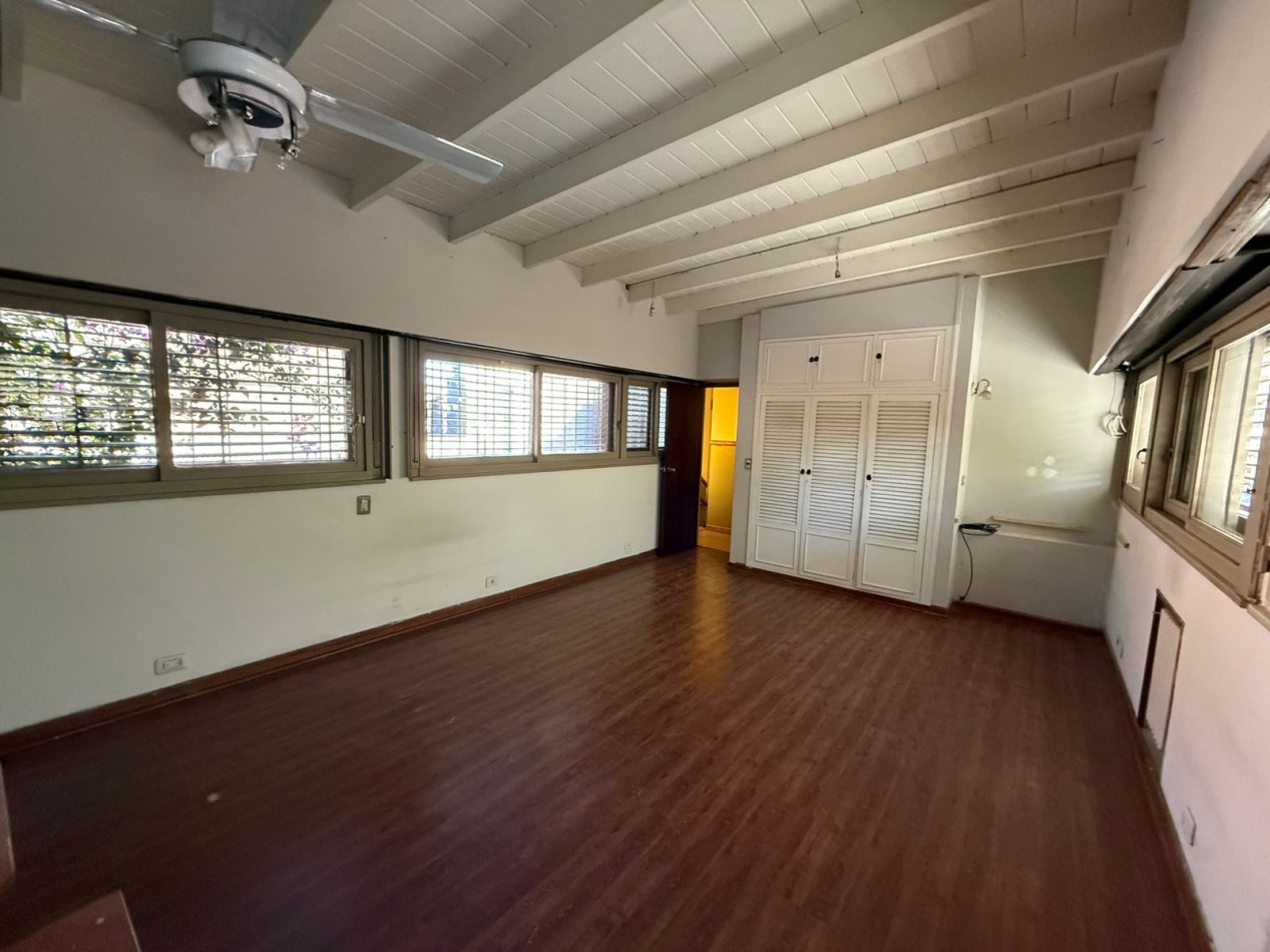 Excelente Casa en Alquiler Frente a Plaza de la Cruz - Quilmes Centro