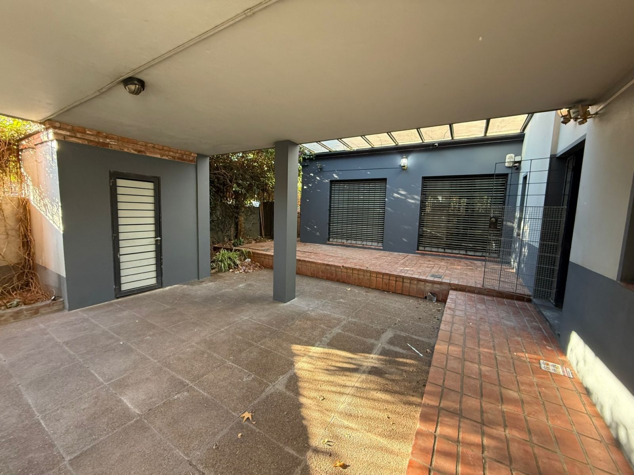Excelente Casa en Alquiler Frente a Plaza de la Cruz - Quilmes Centro