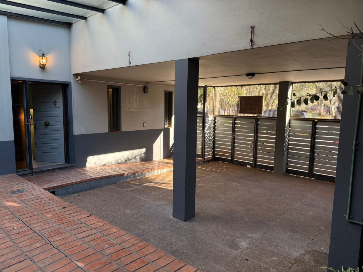 Excelente Casa en Alquiler Frente a Plaza de la Cruz - Quilmes Centro