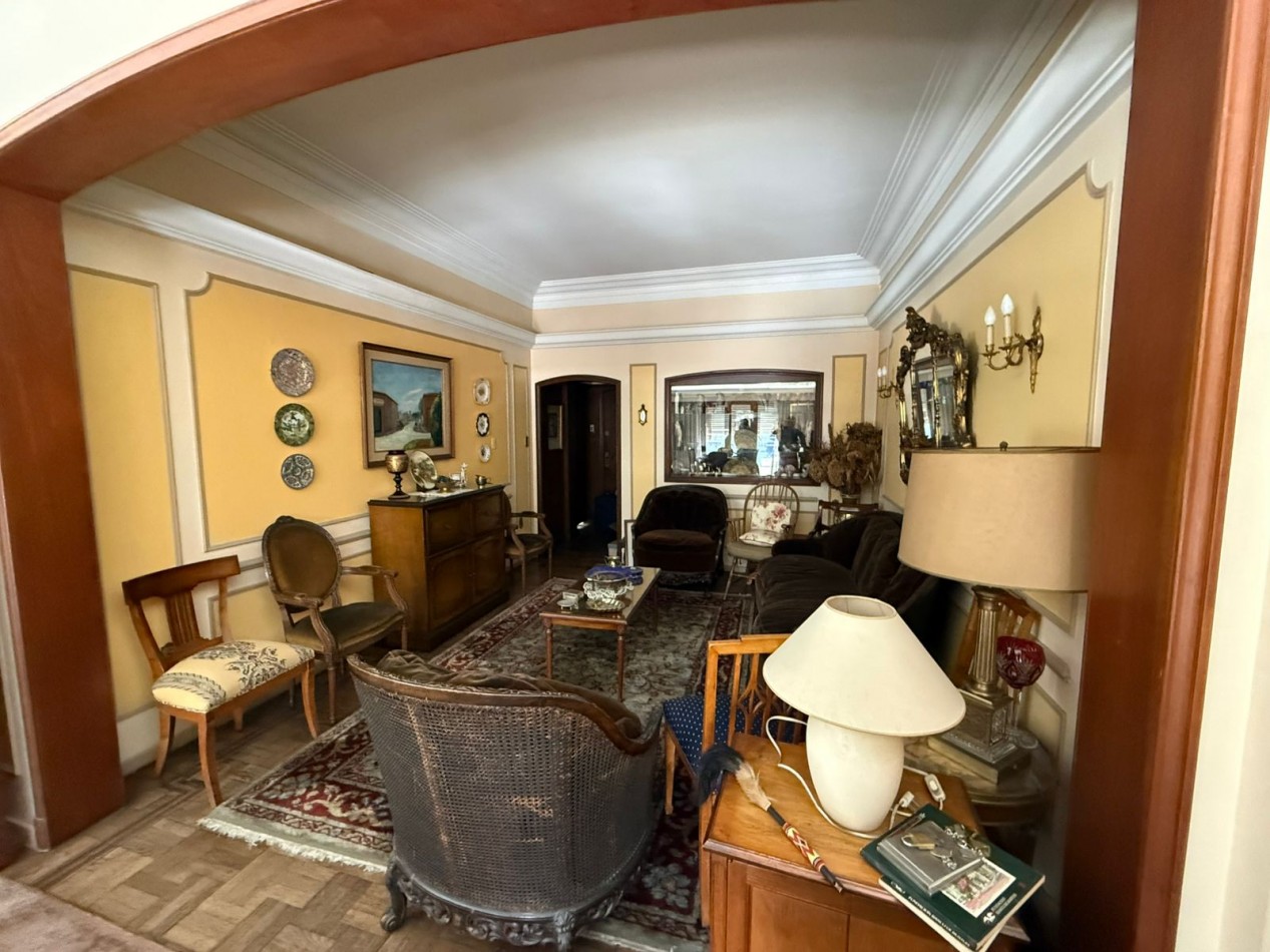 Departamento de Categoria en Venta - Se Escuchan Ofertas