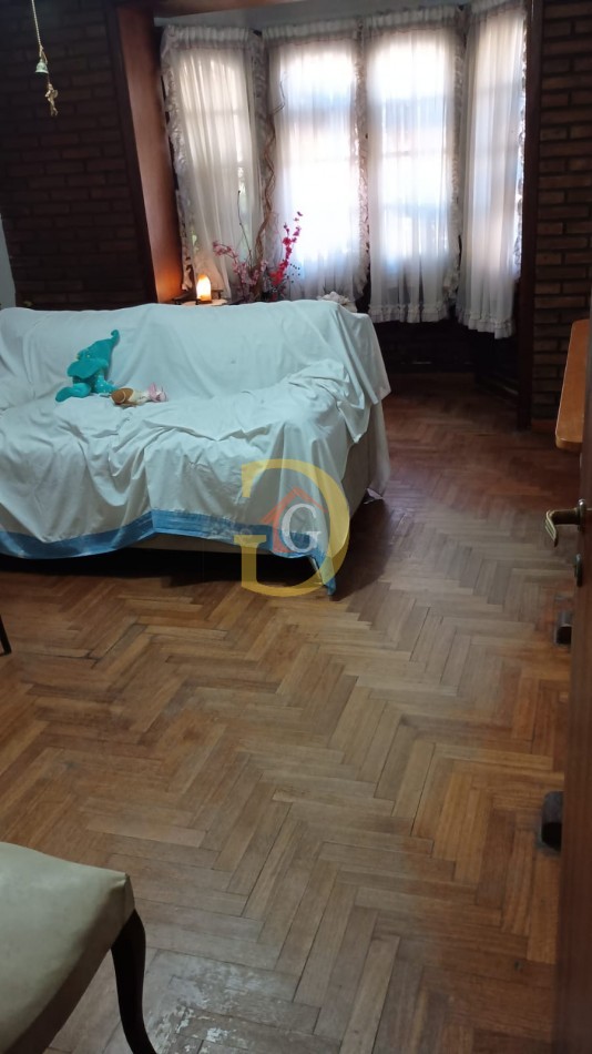 Casa en Bernal - en venta
