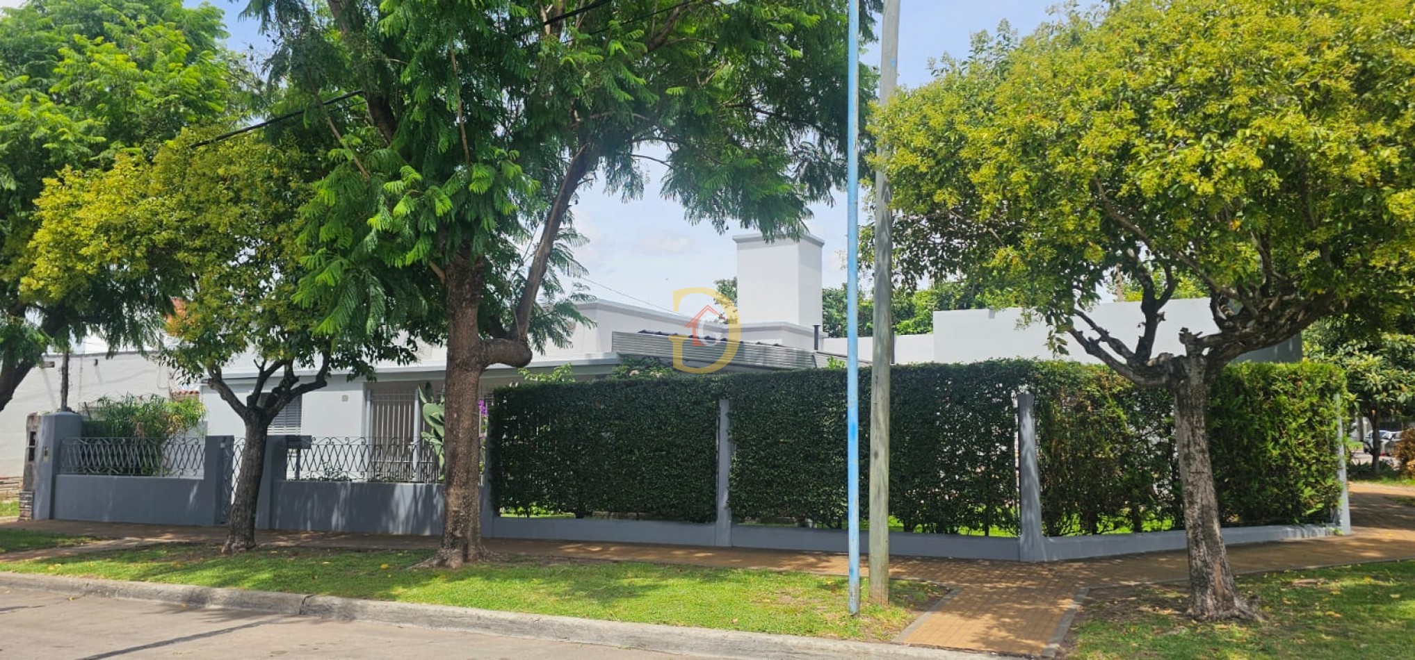 Casa en Ezpeleta - Venta