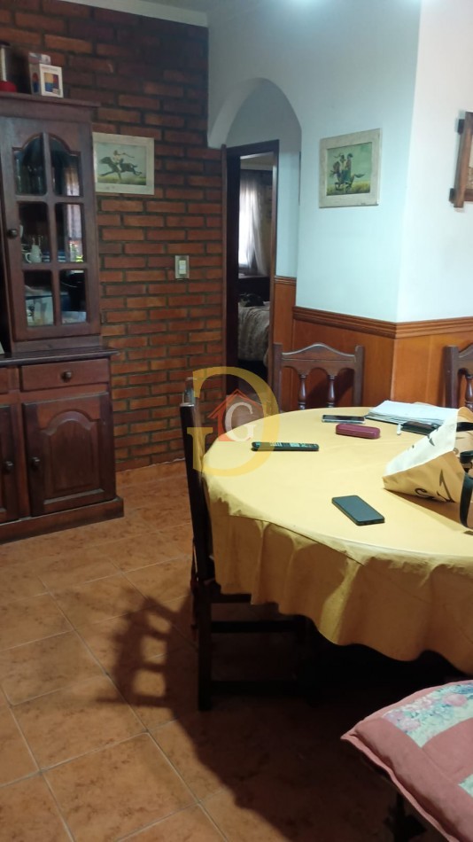 Casa en Bernal - en venta