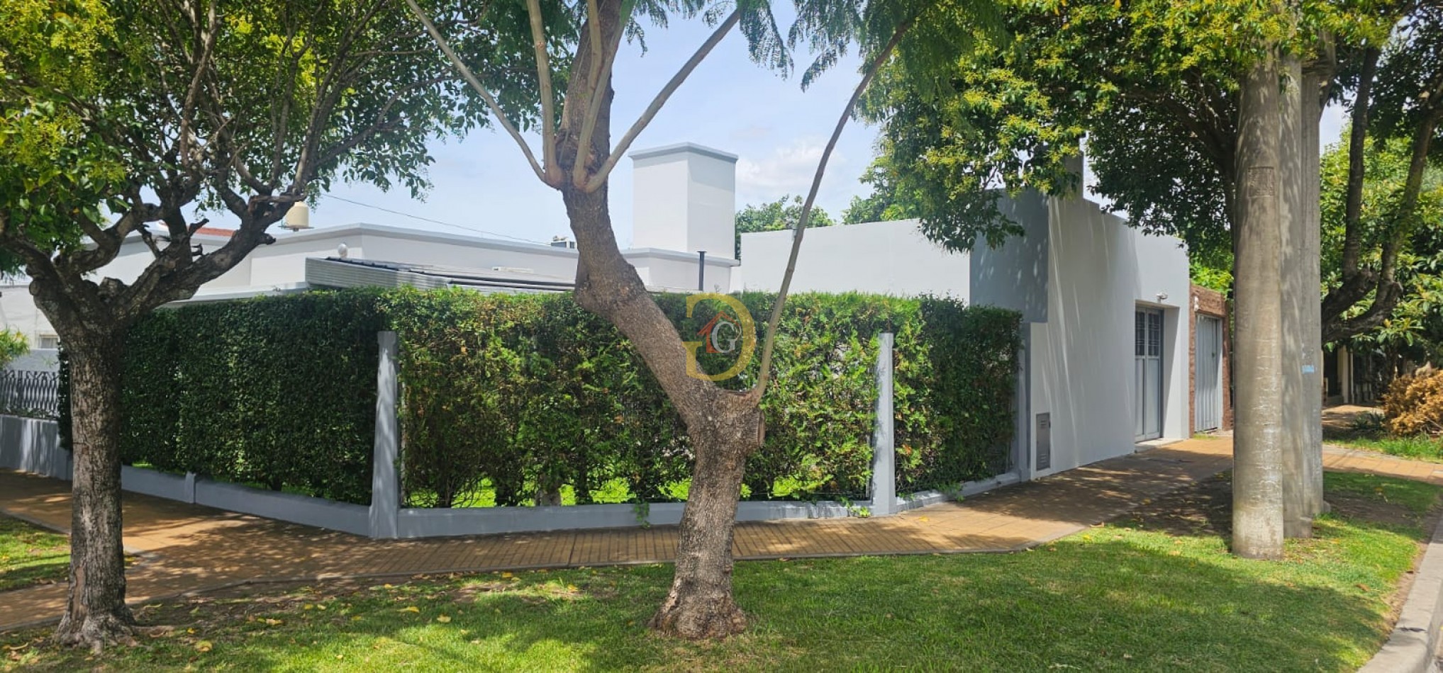 Casa en Ezpeleta - Venta