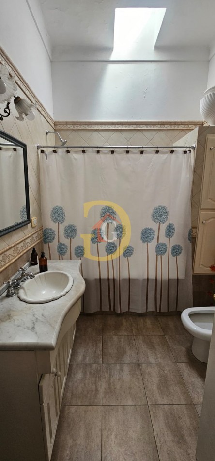 Casa en Ezpeleta - Venta
