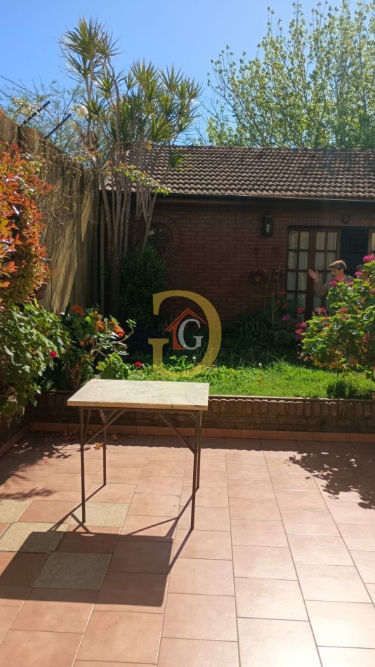 Casa en Bernal - en venta