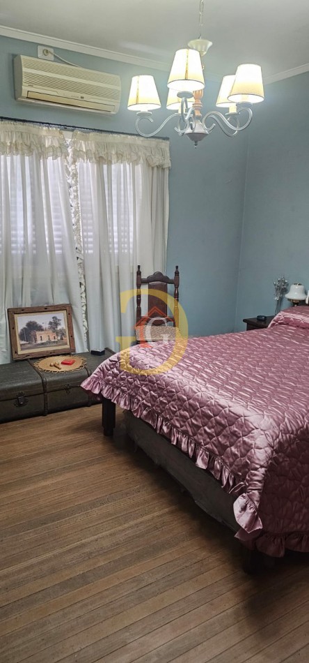 Casa en Ezpeleta - Venta
