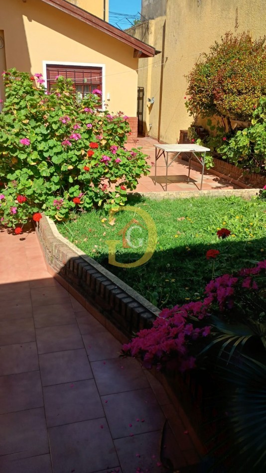 Casa en Bernal - en venta