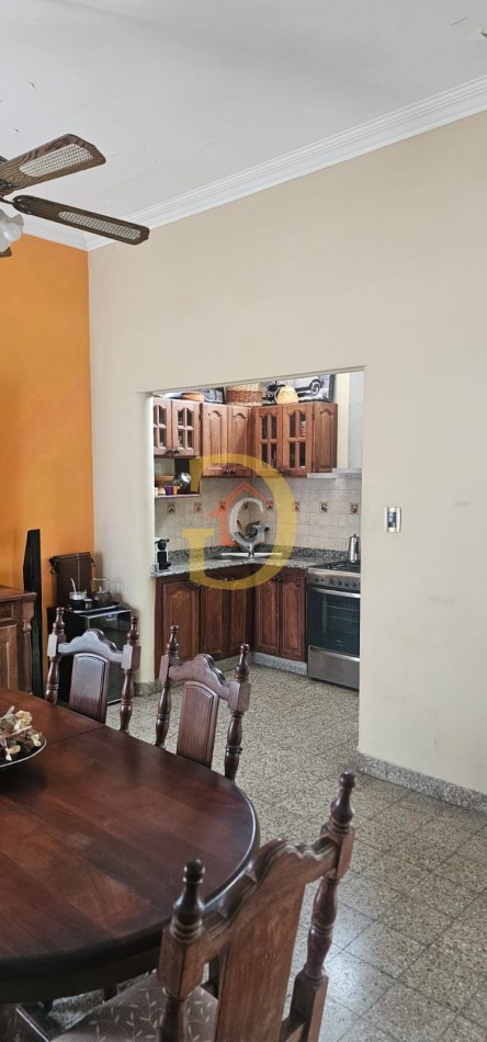Casa en Ezpeleta - Venta